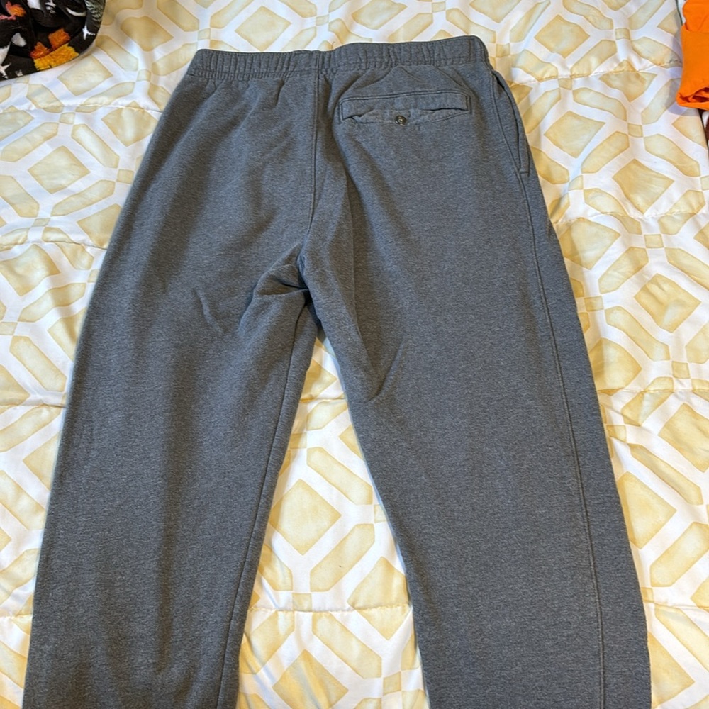 Grey Nike sweatpants - Picture 3 of 4